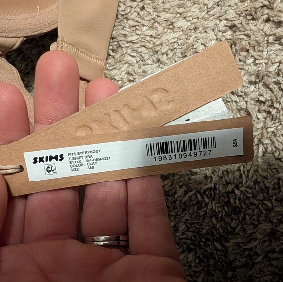 NWT Skims Fits Everybody Tshirt Bra - Picture 3 of 5